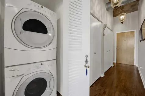 1033 West 14th Place Chicago IL 60608