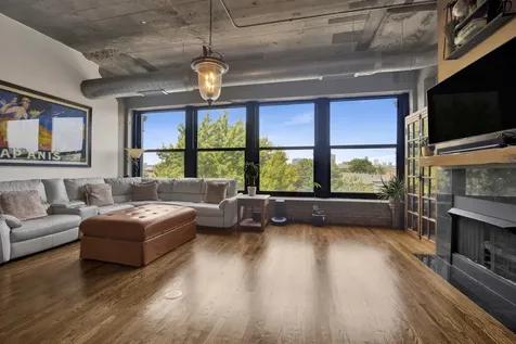 1033 West 14th Place Chicago IL 60608