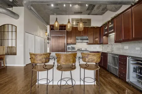 1033 West 14th Place Chicago IL 60608