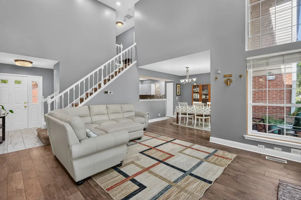 197 Rob Roy Court Schaumburg IL 60194