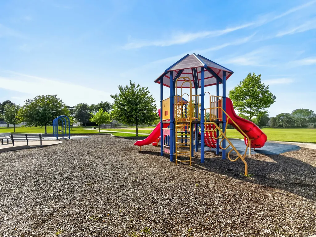197 Rob Roy Court Schaumburg IL 60194