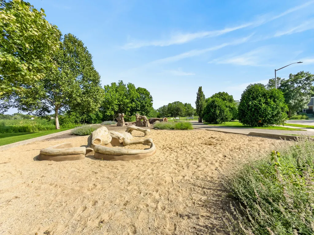 197 Rob Roy Court Schaumburg IL 60194