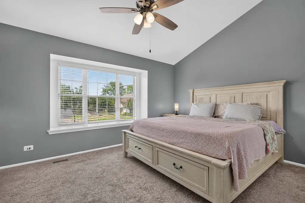 197 Rob Roy Court Schaumburg IL 60194