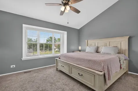 197 Rob Roy Court Schaumburg IL 60194