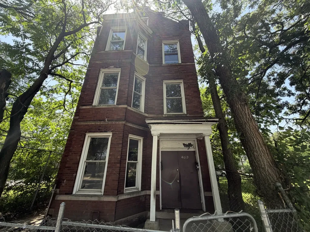 4019 West 16th Street Chicago IL 60623