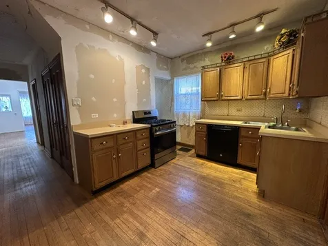 5921 West Berenice Avenue Chicago IL 60634