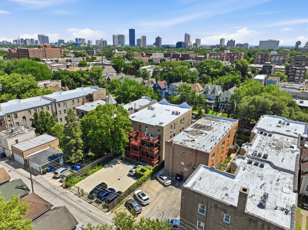 4820 North Paulina Street Chicago IL 60640