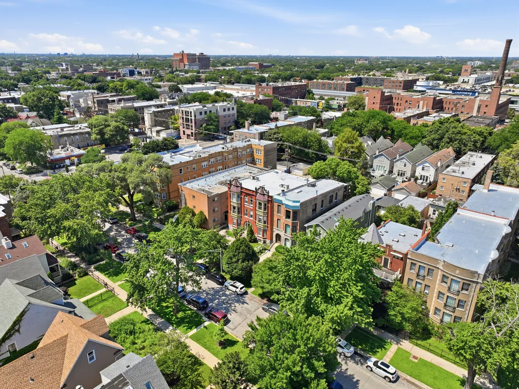 4820 North Paulina Street Chicago IL 60640