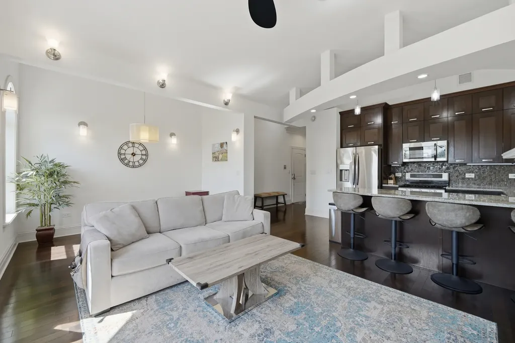 4820 North Paulina Street Chicago IL 60640