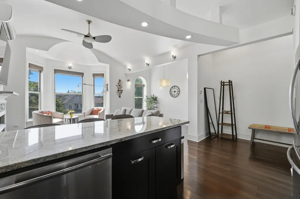4820 North Paulina Street Chicago IL 60640