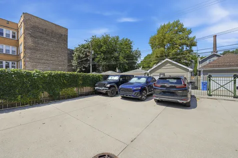 4820 North Paulina Street Chicago IL 60640