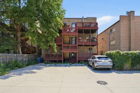 4820 North Paulina Street Chicago IL 60640