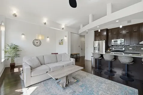 4820 North Paulina Street Chicago IL 60640