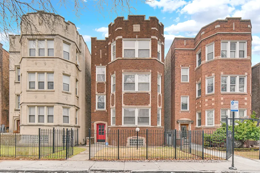 8042 South Champlain Avenue Chicago IL 60619