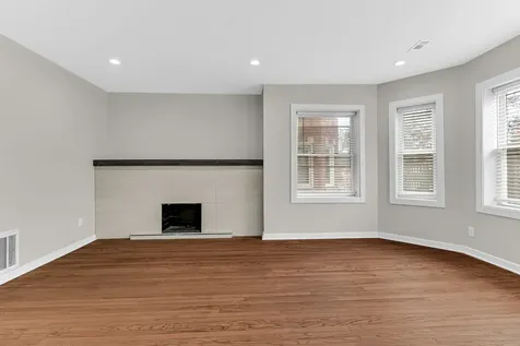 8042 South Champlain Avenue Chicago IL 60619