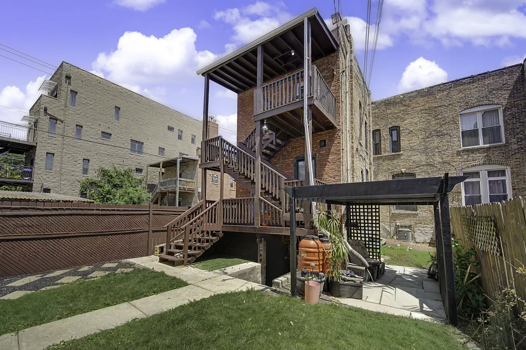 700 South Oakley Boulevard Chicago IL 60612