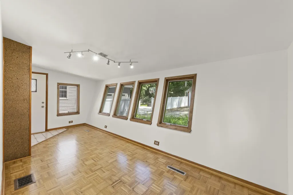 316 West 5th Avenue Naperville IL 60563