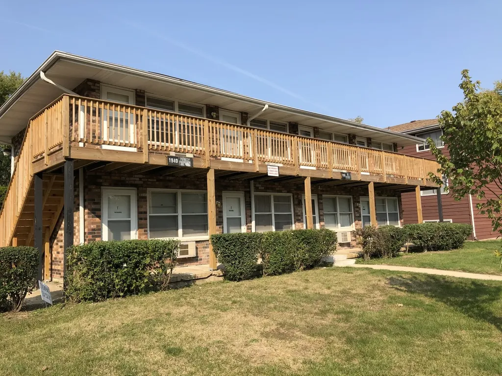 1940 Mark Avenue Elgin IL 60123