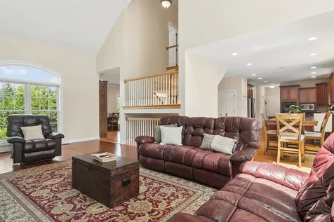 175 Clover Hill Lane North Barrington IL 60010