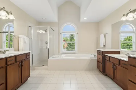 175 Clover Hill Lane North Barrington IL 60010