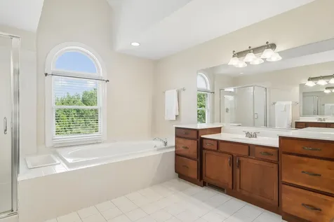 175 Clover Hill Lane North Barrington IL 60010