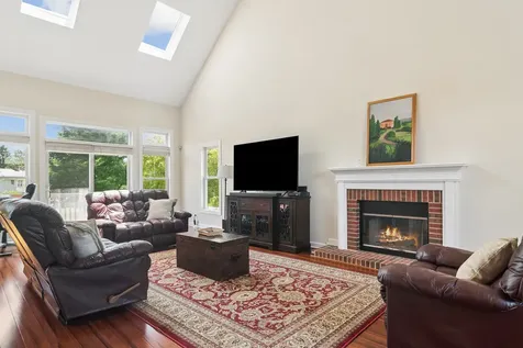 175 Clover Hill Lane North Barrington IL 60010