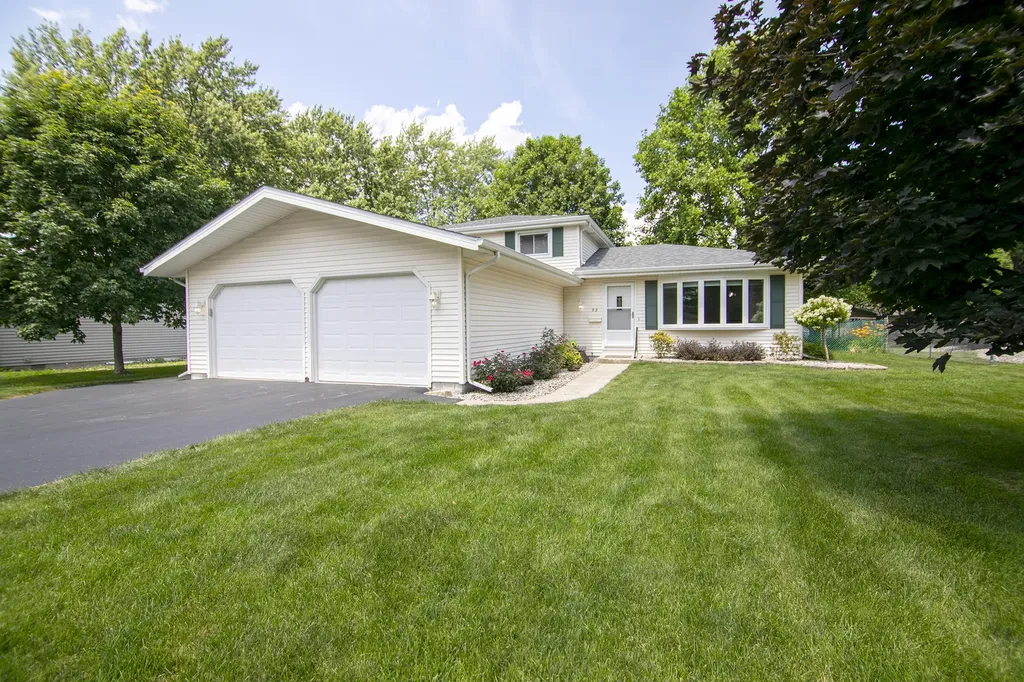52 Emery Drive Bourbonnais IL 60914