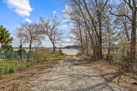 38207 North 3rd Avenue Spring Grove IL 60081