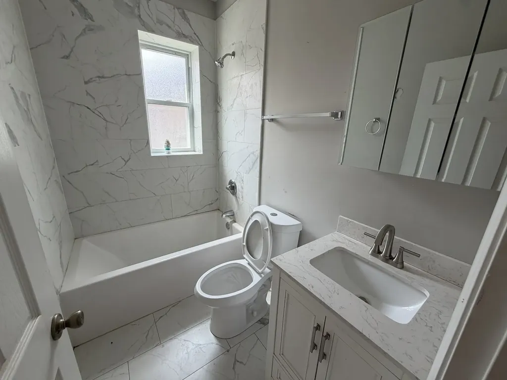 10712 South Wabash Avenue Chicago IL 60628