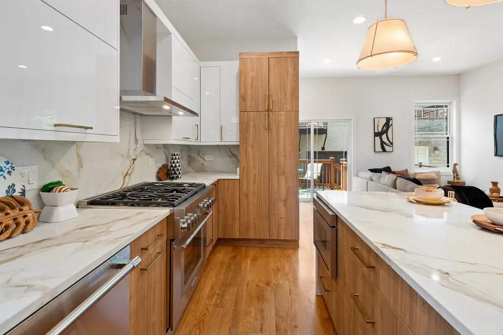 3414 North Hamilton Avenue Chicago IL 60618
