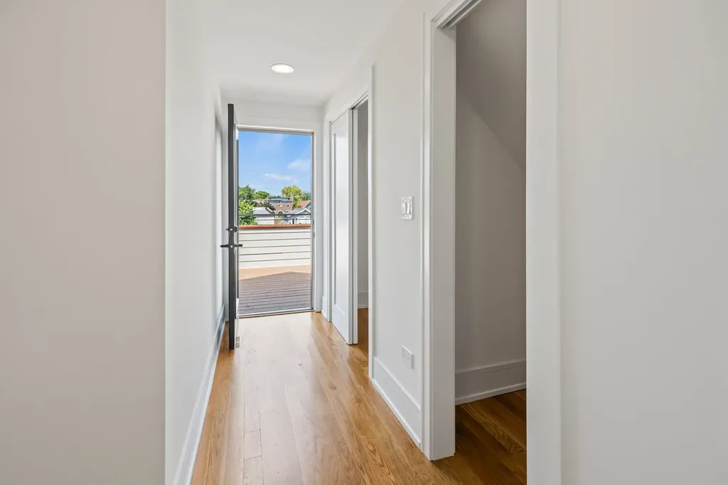 3414 North Hamilton Avenue Chicago IL 60618