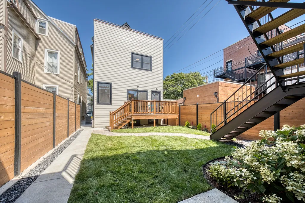 3414 North Hamilton Avenue Chicago IL 60618