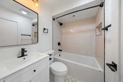 3414 North Hamilton Avenue Chicago IL 60618
