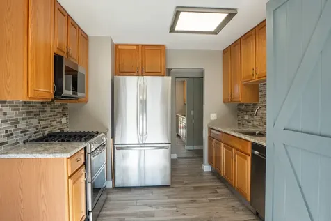 182 Hastings Mill Road Streamwood IL 60107