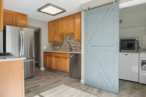 182 Hastings Mill Road Streamwood IL 60107