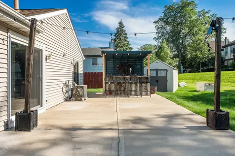 182 Hastings Mill Road Streamwood IL 60107