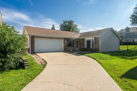 182 Hastings Mill Road Streamwood IL 60107