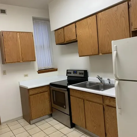 928 West Leland Avenue Chicago IL 60640