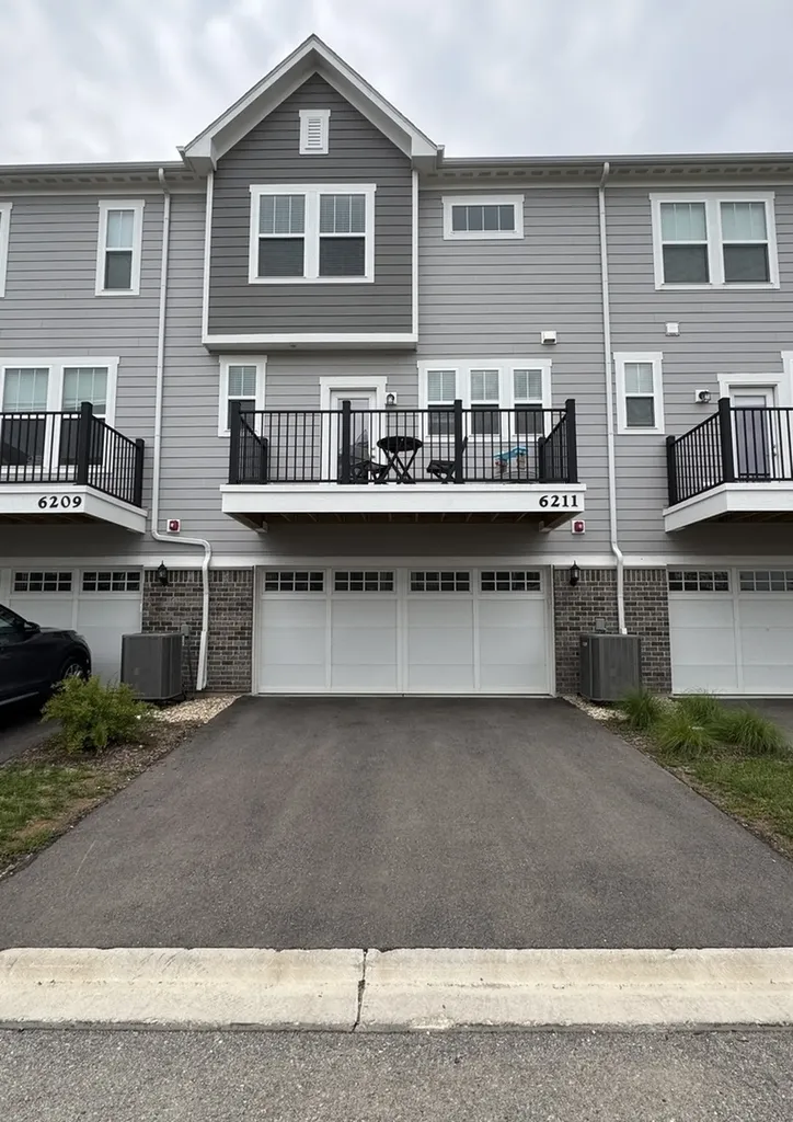6211 Sandbelt Drive Lisle IL 60532