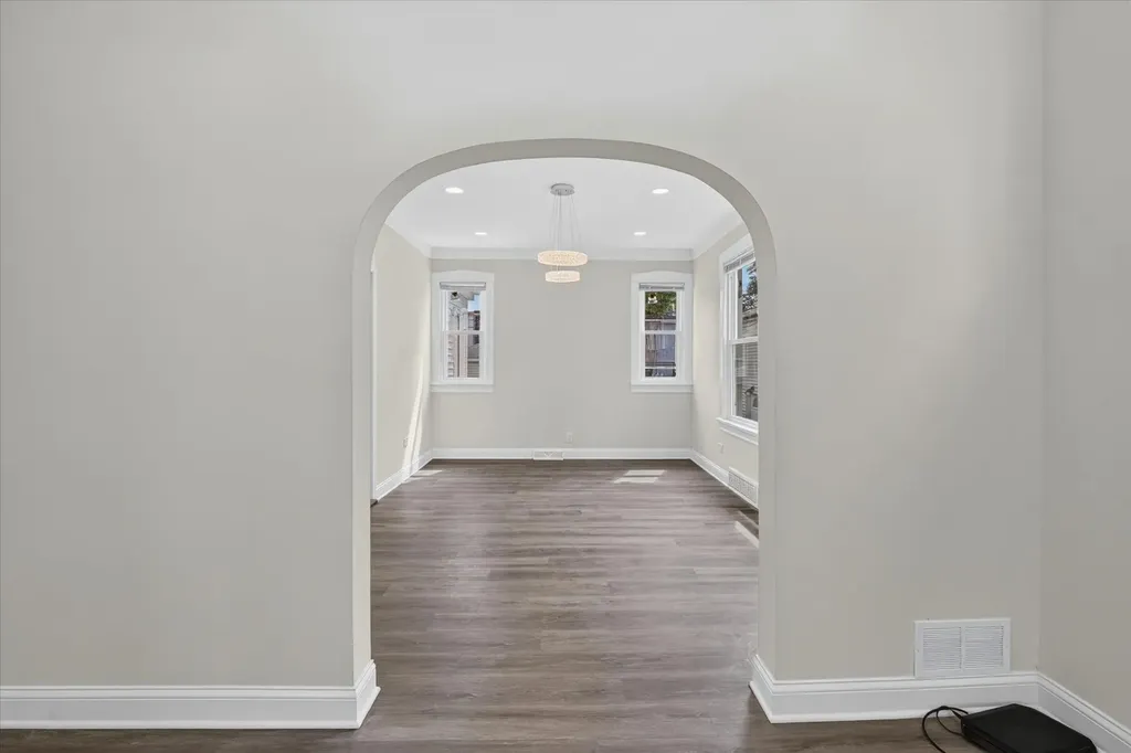 543 North Leclaire Avenue Chicago IL 60644