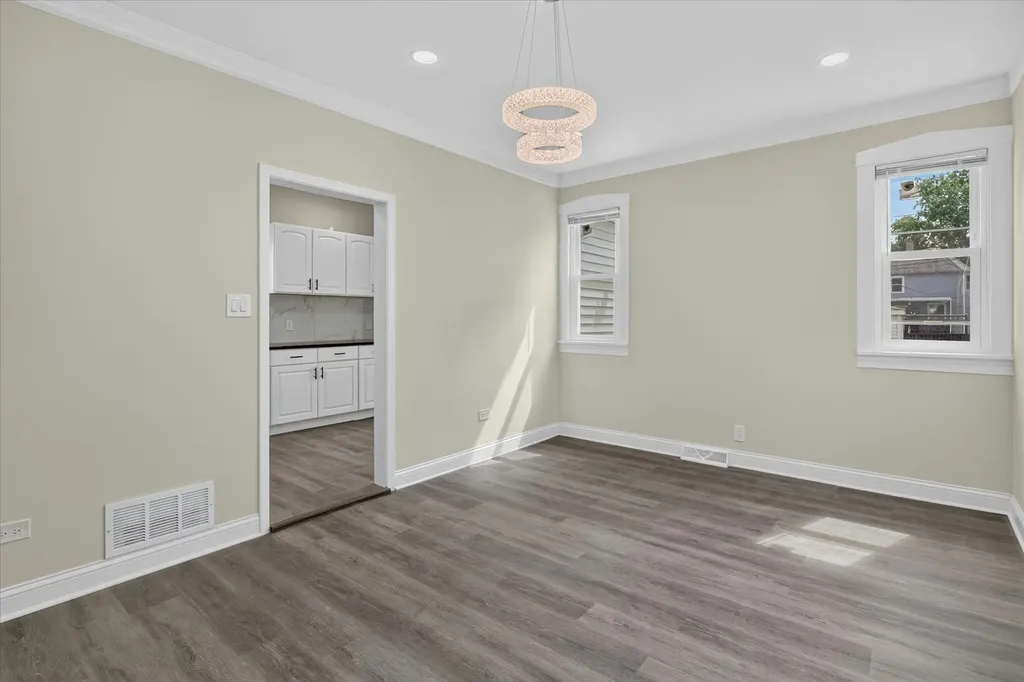 543 North Leclaire Avenue Chicago IL 60644