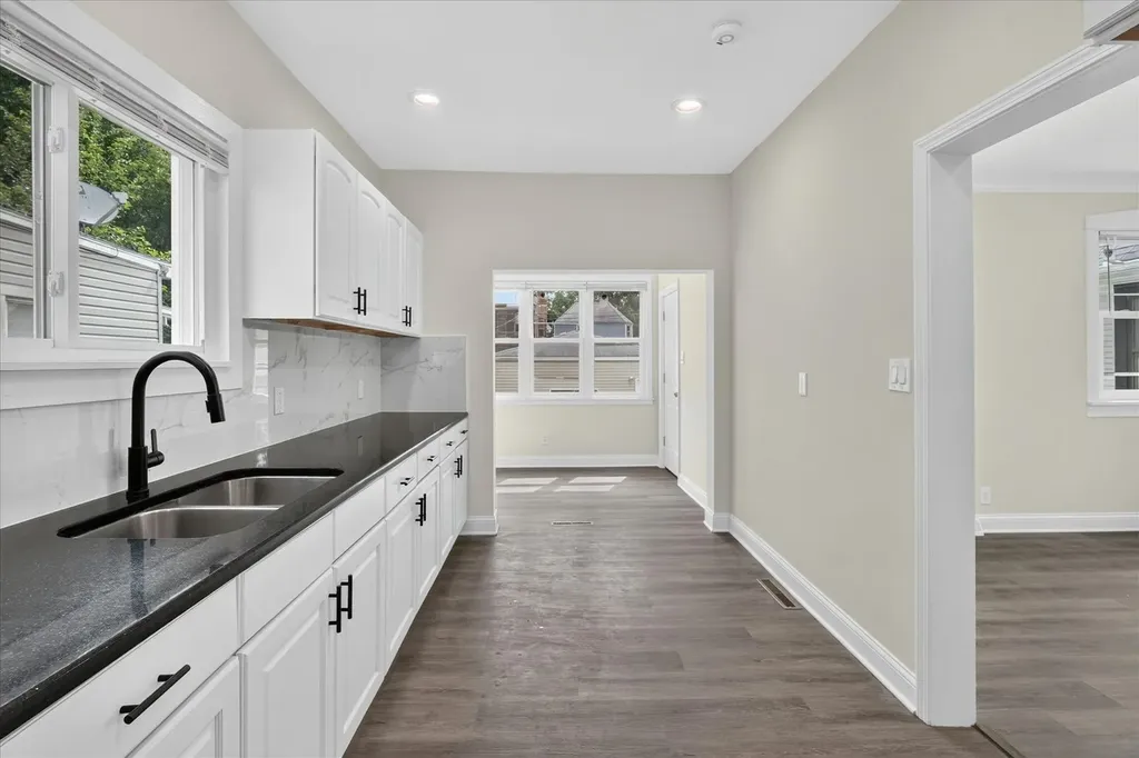 543 North Leclaire Avenue Chicago IL 60644