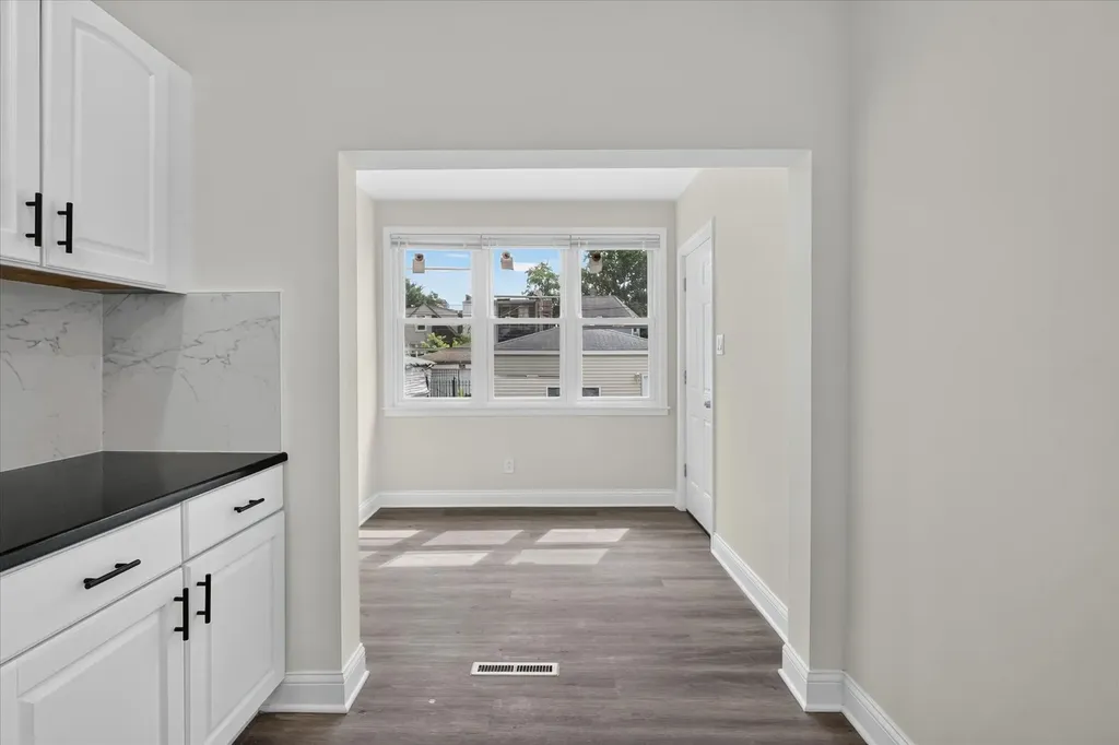 543 North Leclaire Avenue Chicago IL 60644