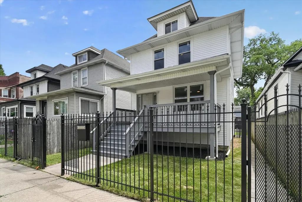 543 North Leclaire Avenue Chicago IL 60644