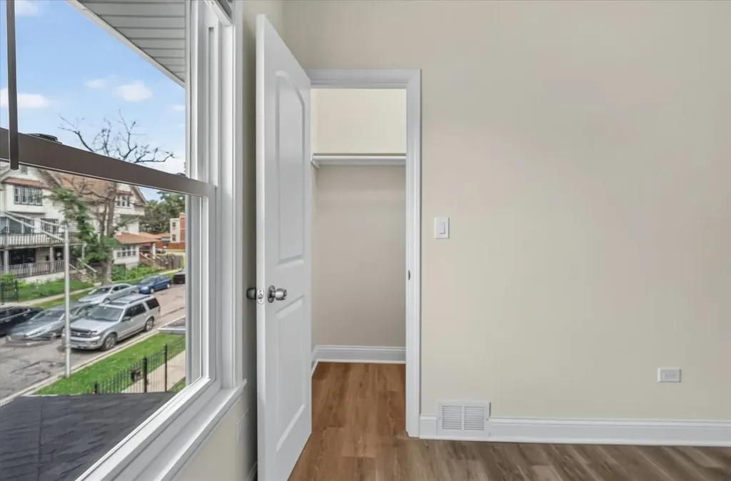 543 North Leclaire Avenue Chicago IL 60644