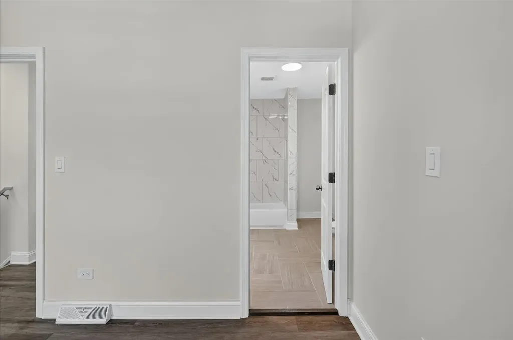 543 North Leclaire Avenue Chicago IL 60644