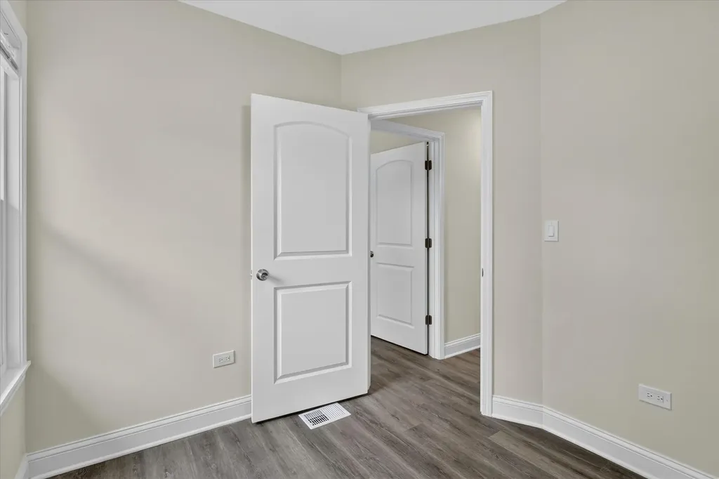 543 North Leclaire Avenue Chicago IL 60644
