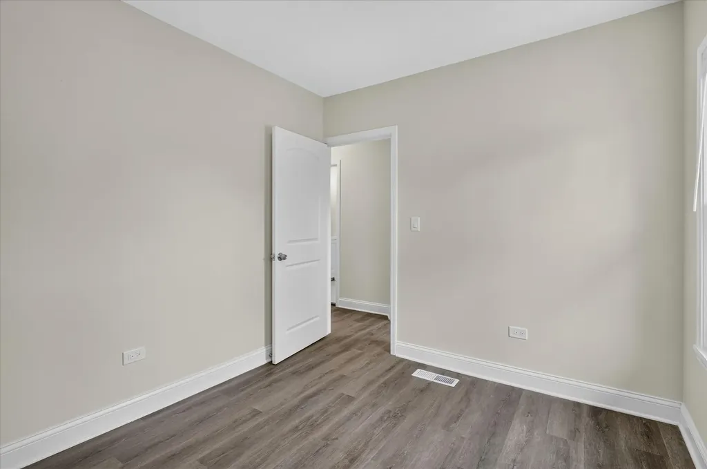 543 North Leclaire Avenue Chicago IL 60644