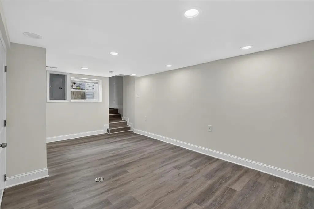 543 North Leclaire Avenue Chicago IL 60644