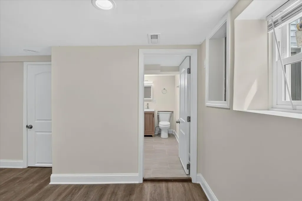 543 North Leclaire Avenue Chicago IL 60644